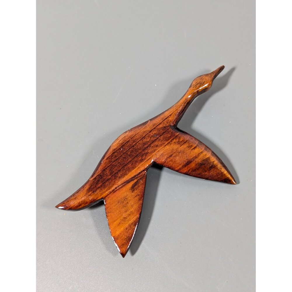 Vintage Brown Wood Carved Flying Goose Pin Brooch‎